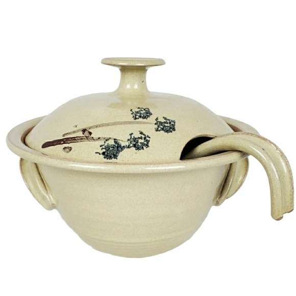 Vintage soup tureen with ladle - Picture 3 of 11